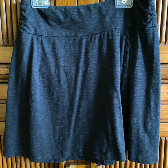 Columbia Women’s Knit Skirt - Picture 1 of 4